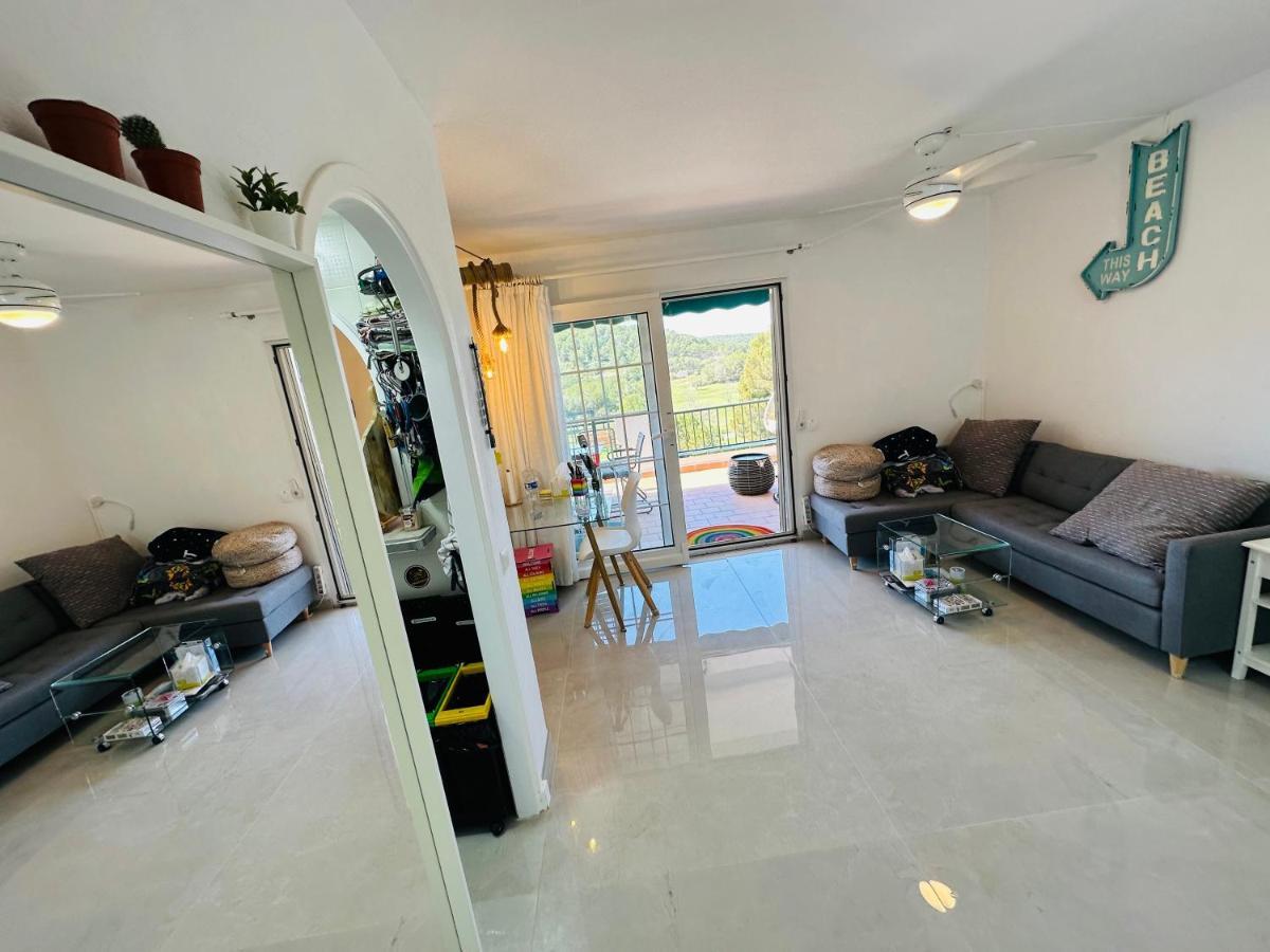 Flat Surrounded By Nature Wifi & Pool & Nearby *