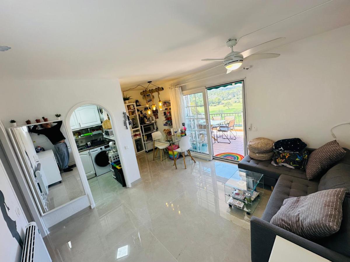Flat Surrounded By Nature Wifi & Pool & Nearby *