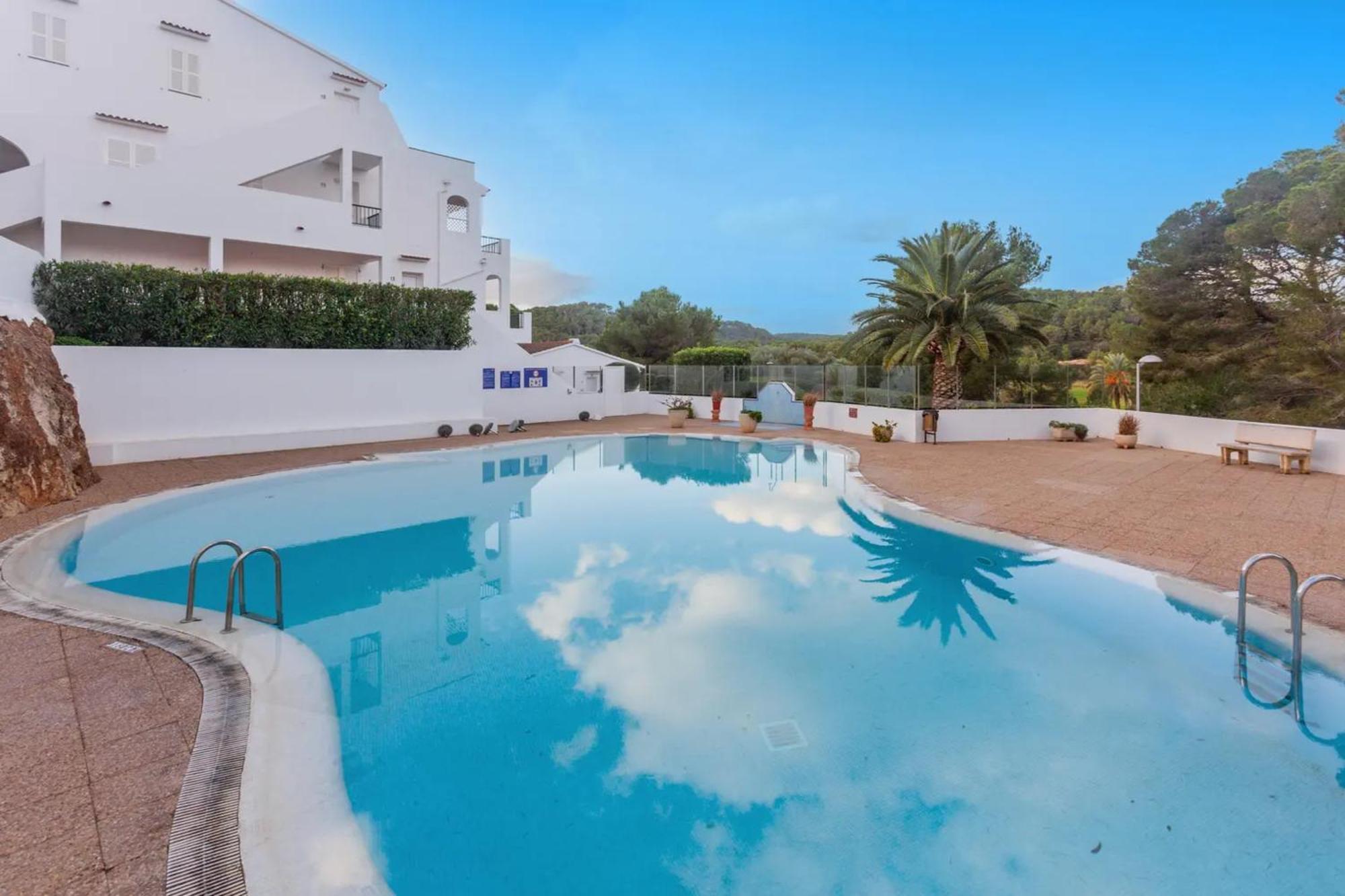 Flat Surrounded By Nature Wifi & Pool & Nearby Appartement